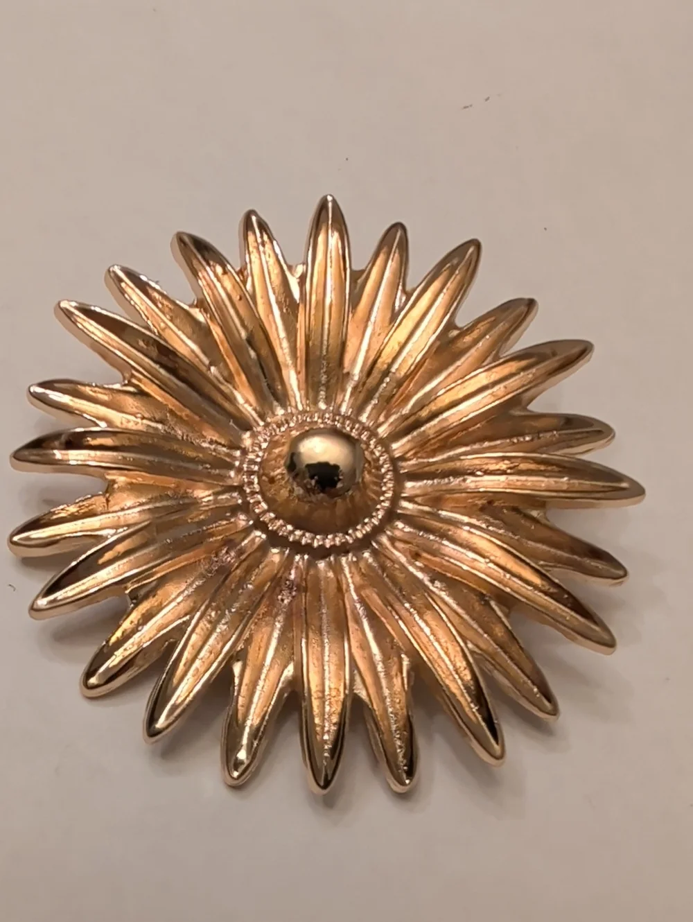 Gold Tone Sunflower Floral Brooch